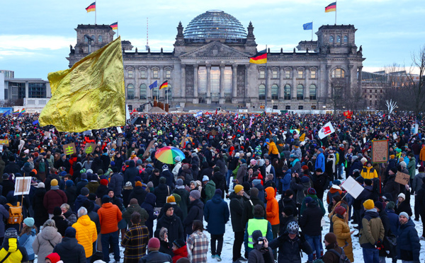 Allemagne: des centaines de milliers de manifestants contre l'extrême droite