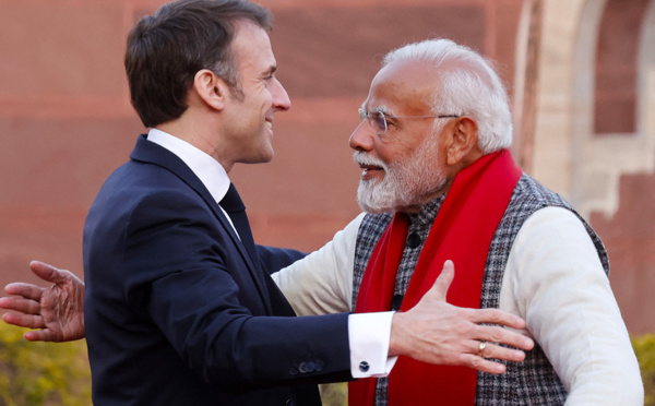 Modi déroule le tapis rouge à Macron au Rajasthan