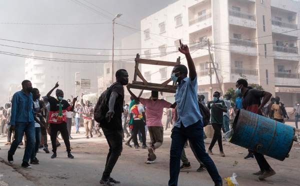 Sénégal: société civile et opposition maintiennent la pression à la veille d'une marche