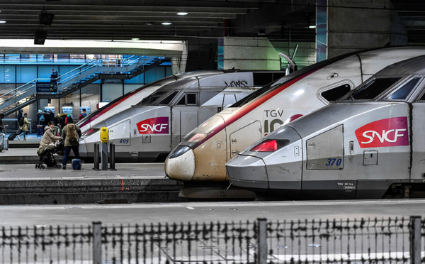 Grève des contrôleurs SNCF: un TGV sur deux pour un des principaux week-ends de chassé-croisé