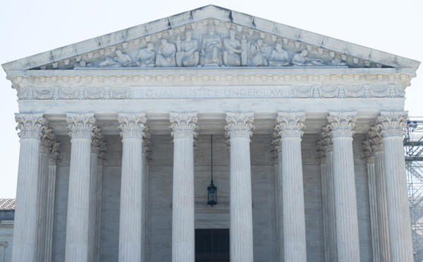 La Cour suprême américaine annule des restrictions d'accès à la pilule abortive
