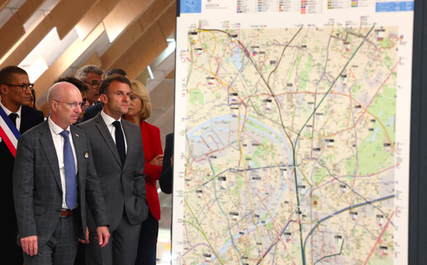 Juste à temps pour les JO, Macron inaugure le premier supermétro de la région parisienne