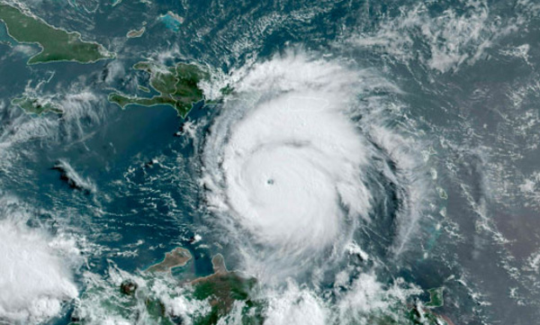 L'ouragan Béryl fait au moins 4 morts dans les Antilles et se dirige vers la Jamaïque