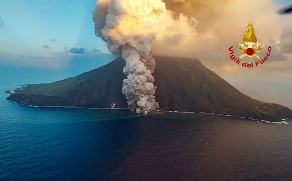 Italie: l'Etna en éruption, reprise progressive à l'aéroport de Catane