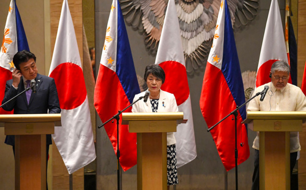 Les Philippines et le Japon signent un pacte de défense