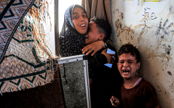 Des dizaines de milliers de Palestiniens fuient les combats dans la ville de Gaza