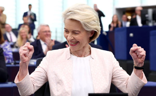 Reconduite à la tête de la Commission, von der Leyen promet "une Europe forte"