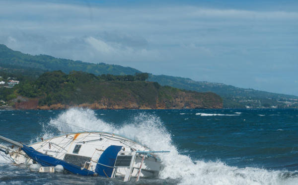 Un monocoque s’échoue à Mahina