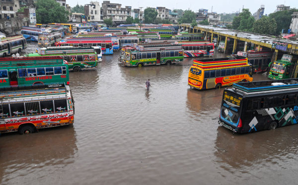 La deuxième ville du Pakistan inondée après une "pluie record"