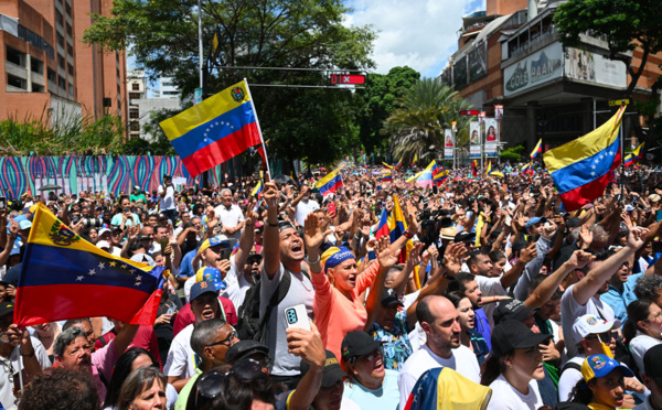 Venezuela: l'UE ne reconnait pas la victoire de Maduro, le pape demande "la vérité"