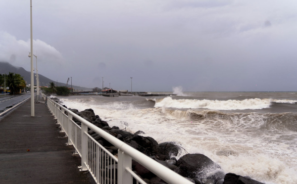 Tempête Ernesto: la Guadeloupe repasse en vigilance jaune