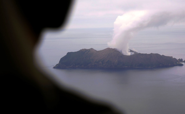 Vols annulés après une éruption volcanique en Nouvelle-Zélande