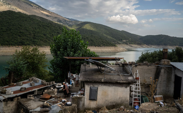 La sécheresse en Grèce fait réapparaître un village englouti