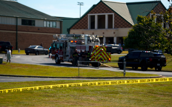 Quatre morts après des tirs dans un lycée aux Etats-Unis, le suspect arrêté