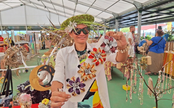 Tahiri recycle des capsules en bijoux