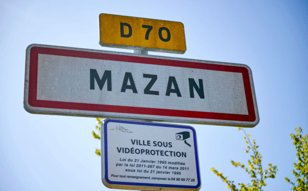 Après des propos controversés à la BBC, le maire de Mazan s'excuse