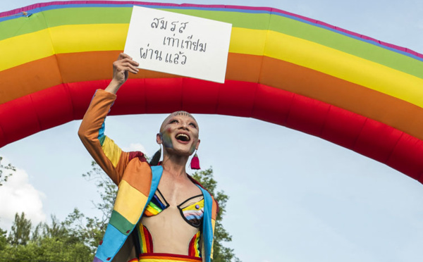 Thaïlande: le roi promulgue la loi sur le mariage homosexuel