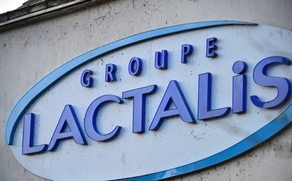 Lactalis réduit sa collecte de lait: une "déflagration" pour les éleveurs français