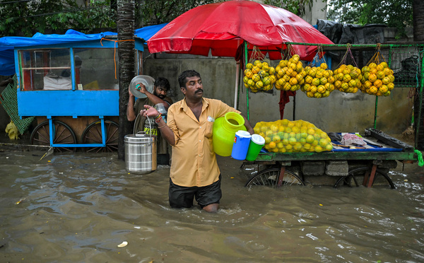 Inde: plus de 100.000 personnes en cours d'évacuation à l'approche d'un cyclone