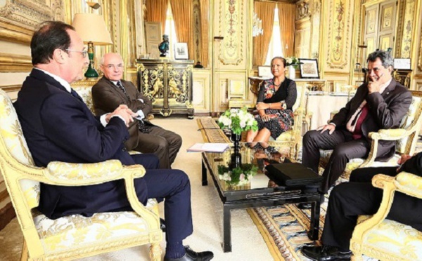 Fritch invité par Hollande au sommet France Océanie à Paris