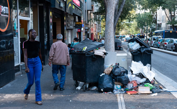 Grève de certains éboueurs à Marseille: 600 tonnes de déchets accumulés