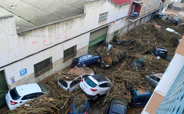 Les opérations de recherche se poursuivent en Espagne après les "inondations du siècle"