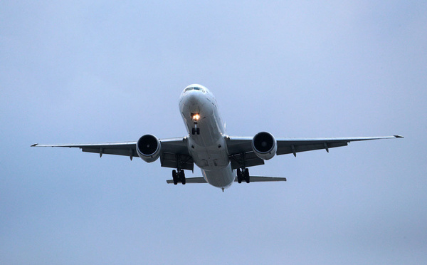 Air France-KLM anticipe la hausse de la fiscalité sur les billets d'avion et augmente ses prix pour 2025