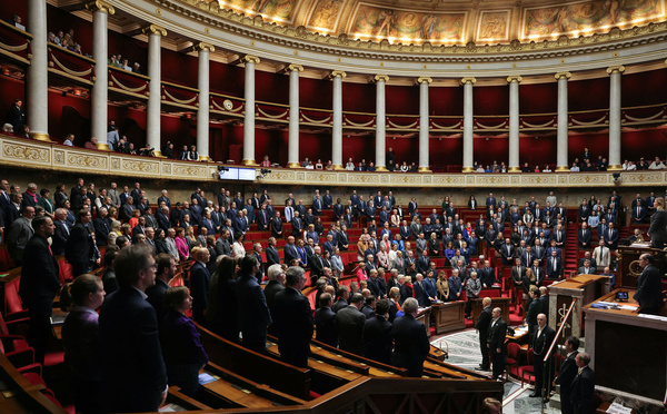 Nouvelle-Calédonie: le report des élections provinciales enteriné au Parlement