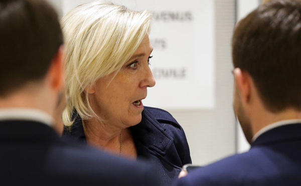 Inéligibilité de Marine Le Pen: le RN attaque la justice, Darmanin aussi