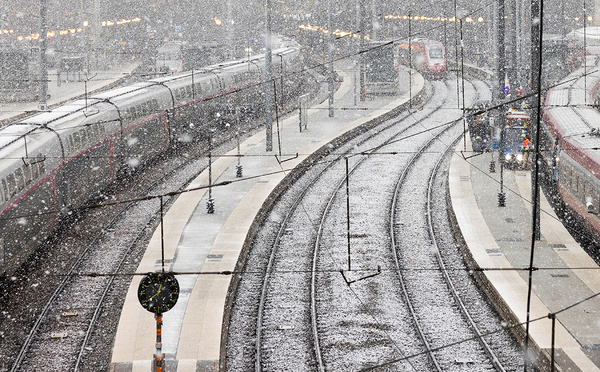 Tempête Caetano: circulation "difficile" dans l'Ouest, la neige gagne la capitale