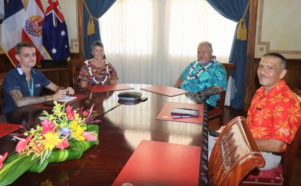 Départ de la consule générale d'Australie