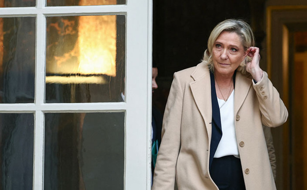 Le Pen ferme sur sa menace de censure après sa rencontre avec Barnier