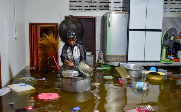 Malaisie/Thaïlande: huit morts dans des inondations, des dizaines de milliers d'évacués