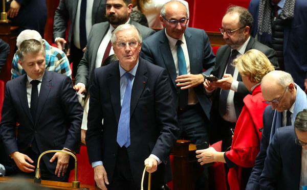 Barnier face à "l'histoire", la censure au coeur du Palais Bourbon