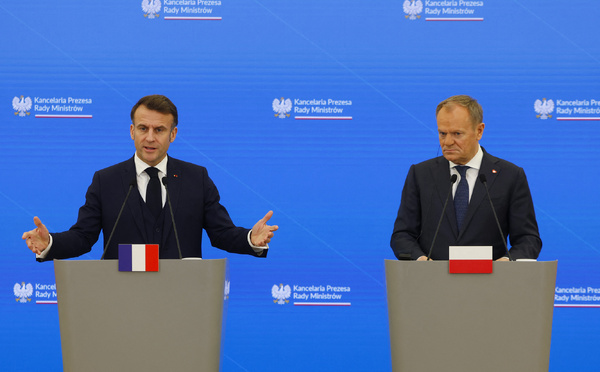 Ukraine : Macron et Tusk mettent en garde contre des "concessions" aux dépens de Kiev, discutent de l'envoi de troupes