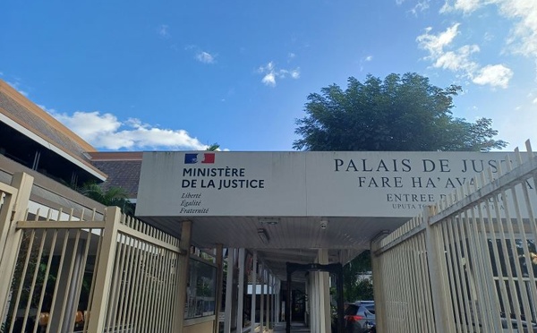 Un homme de 44 ans comparaissait ce jeudi devant le tribunal correctionnel de Papeete pour s'être introduit dans le domicile d'une jeune femme de 18 ans et l'avoir agressée sexuellement. Crédit photo : Archives TI. 