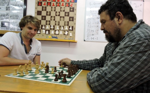 Affrontez un grand maître international aux échecs