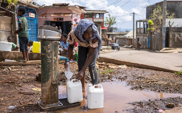 A Mayotte, la colère des habitants toujours privés d'eau et d'électricité