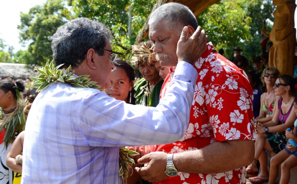 Edouard Fritch remet l’Ordre de Tahiti Nui à trois personnalités des îles Marquises