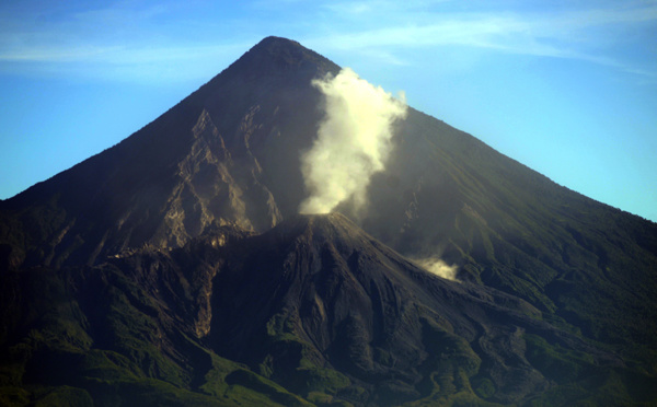 Guatemala: le volcan Santiaguito en "phase explosive haute"