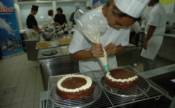 Lycée hôtelier : qui sera le meilleur pâtissier ? 