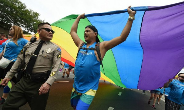 Gay Pride/Los Angeles: la police cherche les motivations d'un homme arrêté avec un arsenal