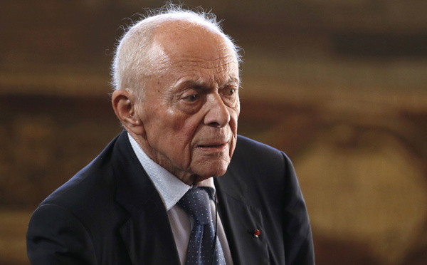 Calédonie: Rocard salué comme un père de la paix qui doit inspirer l'avenir