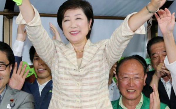 Une femme, Yuriko Koike, élue pour la première fois gouverneur de Tokyo