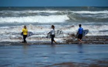 Les surfeuses marocaines se jettent à l'eau