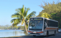 Une adolescente percutée par une voiture à la descente du bus