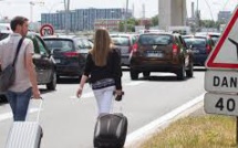 Mobilisation VTC: accès bloqué à l'aéroport de Roissy, barrages filtrants à Orly
