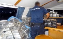 Record cocaine seizure in Tahiti: snow falls on white beaches