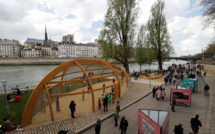 "Vive la respiration": Anne Hidalgo inaugure les "Rives de Seine" malgré la polémique