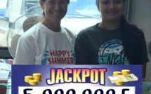 Le "Jackpot" pour une heureuse mamie de Bora Bora